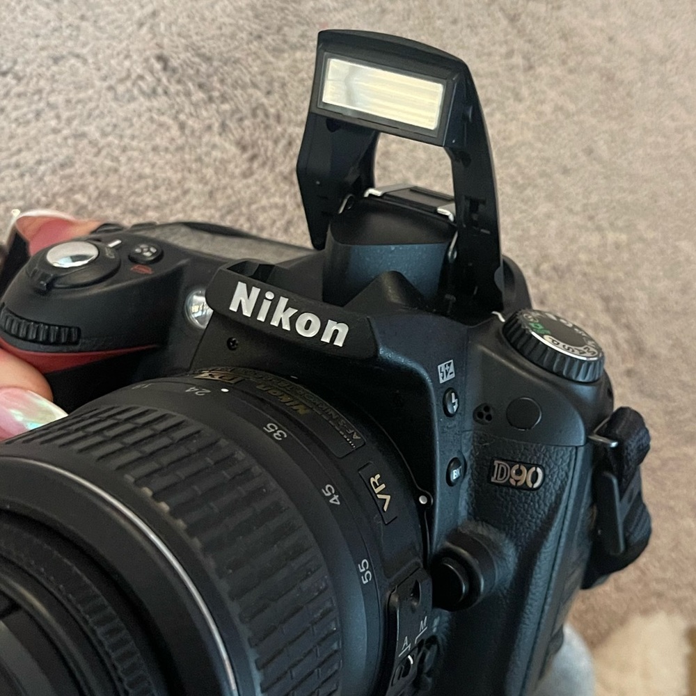 Nikon D90 - Picture 10 of 17